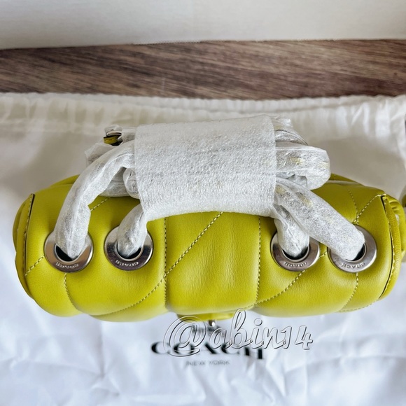 NWT Coach Leather Pillow Madison 18 with Quilting Shoulder Bag Key Lime color - Picture 3 of 11